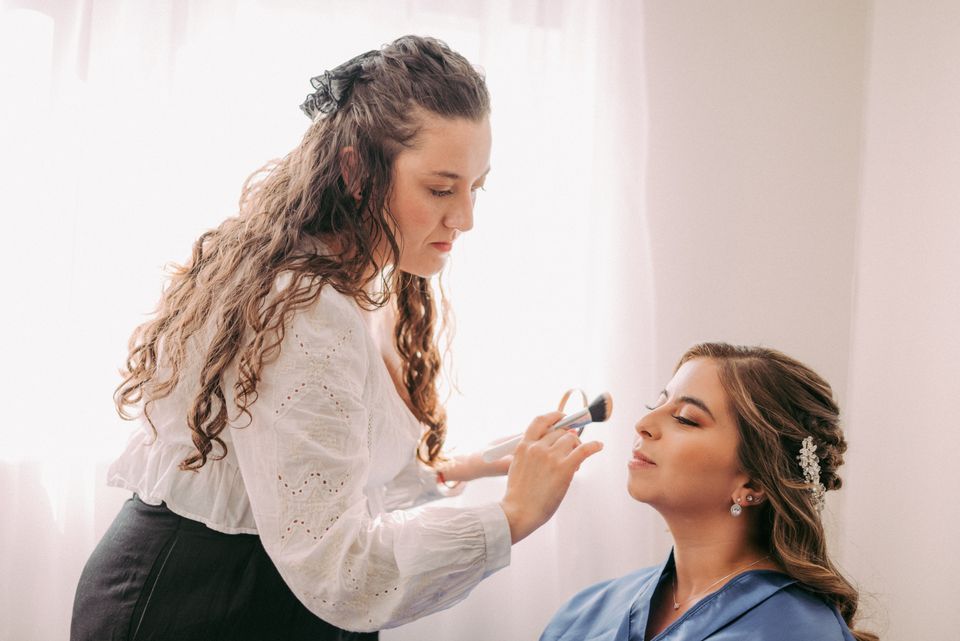 Foto 5 de Karina Baumert Makeup&Hair - Servicios para novias