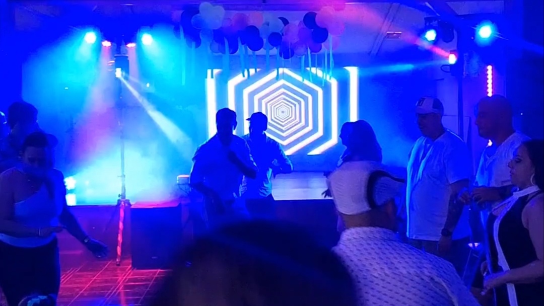 Paris Producciones - Música para Matrimonios en Weddy