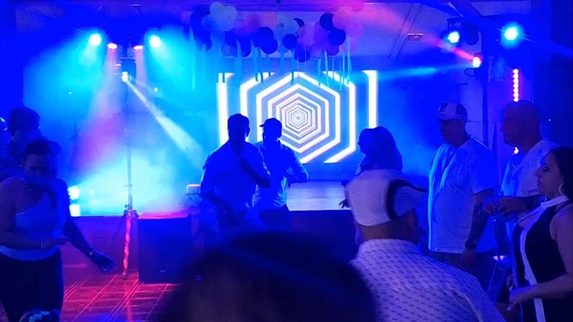 Paris Producciones - Música para Matrimonios en Weddy