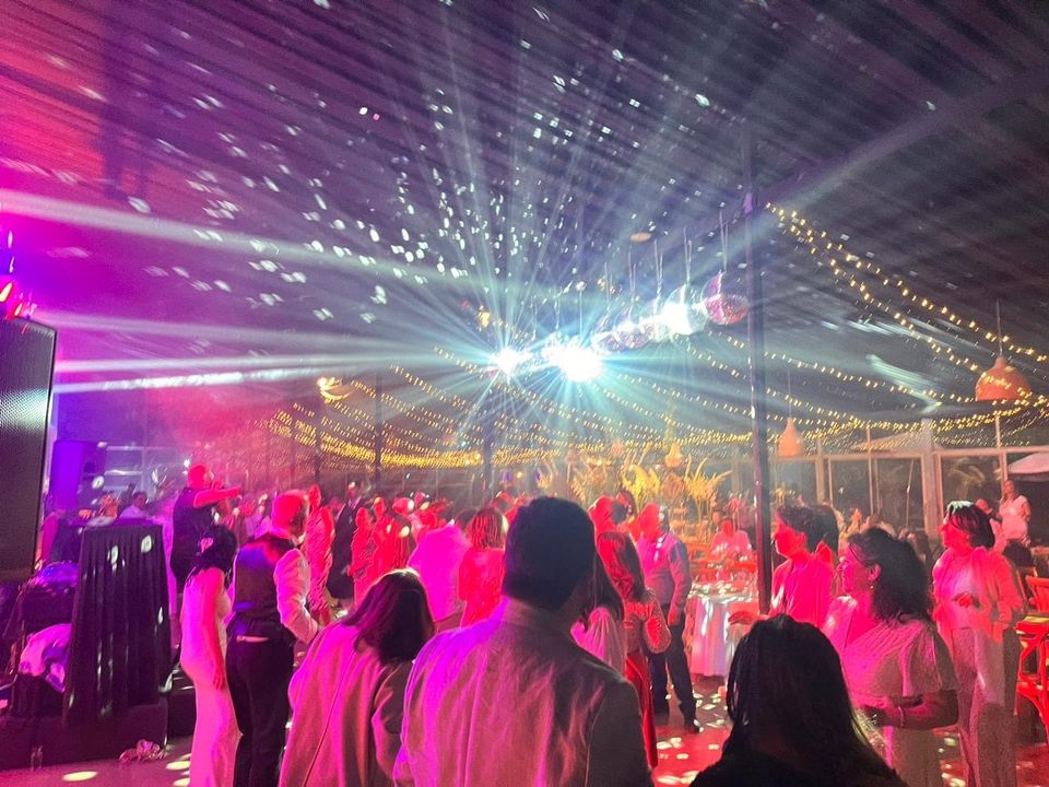 Foto 8 de Tomis producciones - Música para Matrimonios