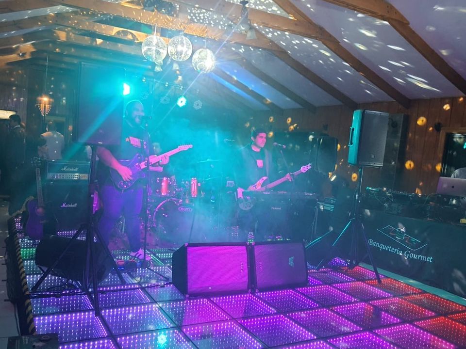 Foto 6 de Turbo producciones - Música para Matrimonios