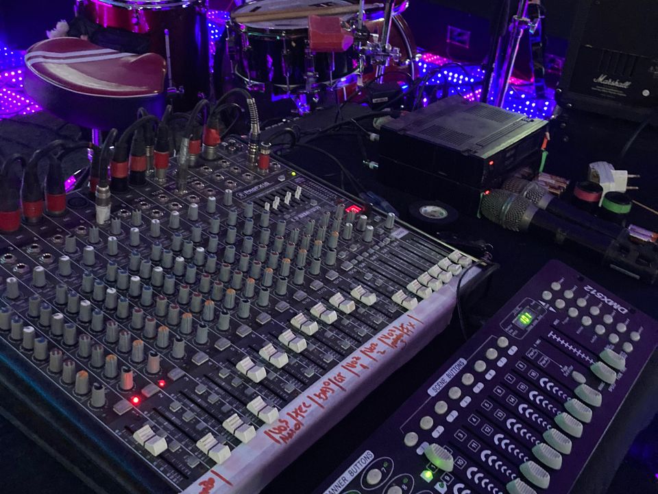 Foto 11 de Turbo producciones - Música para Matrimonios
