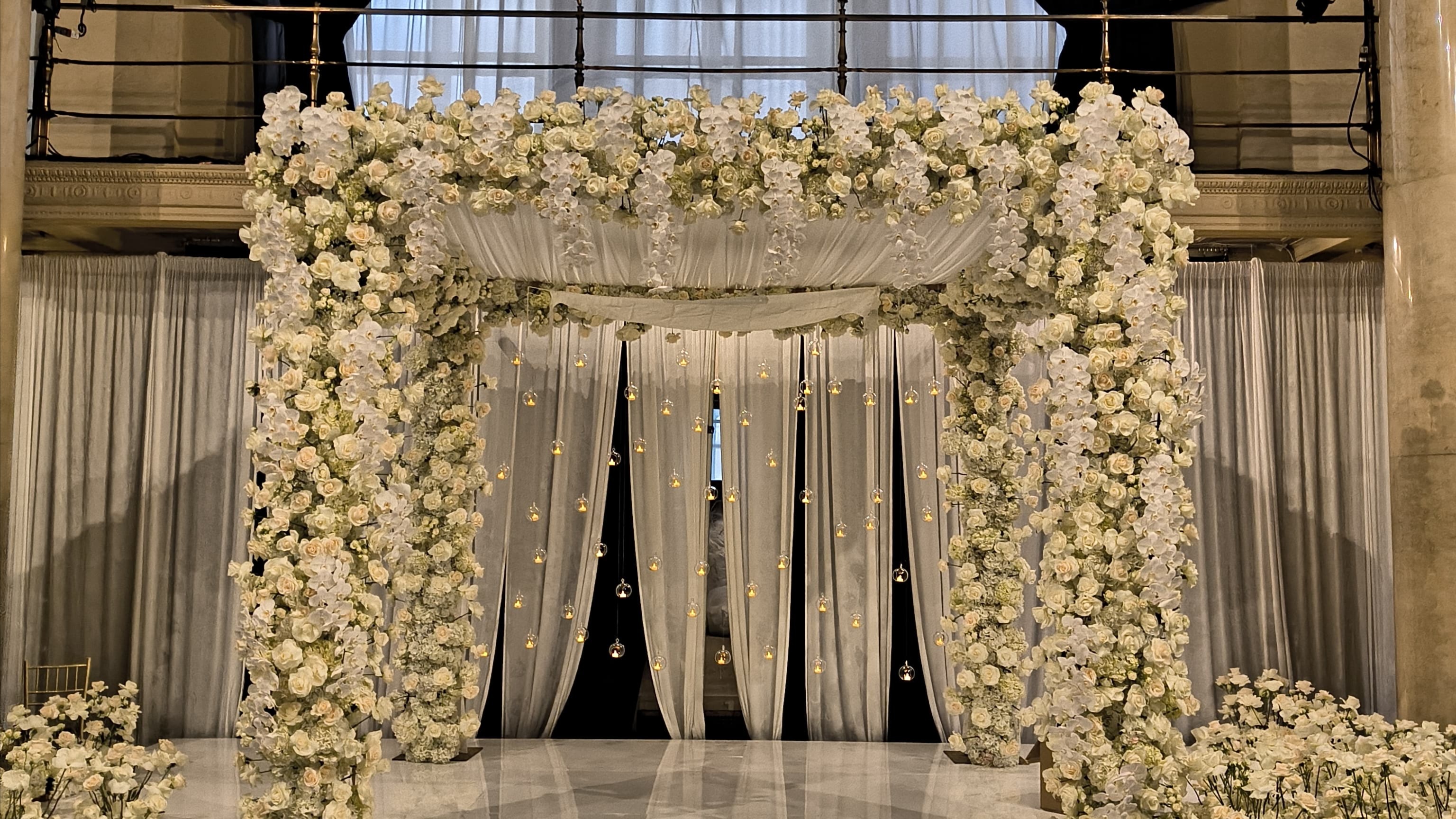Simple rose floral designs - Florerías para Matrimonios en Weddy