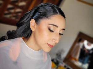 Foto 1 de Daphne Makeup Artist - Belleza para Novias