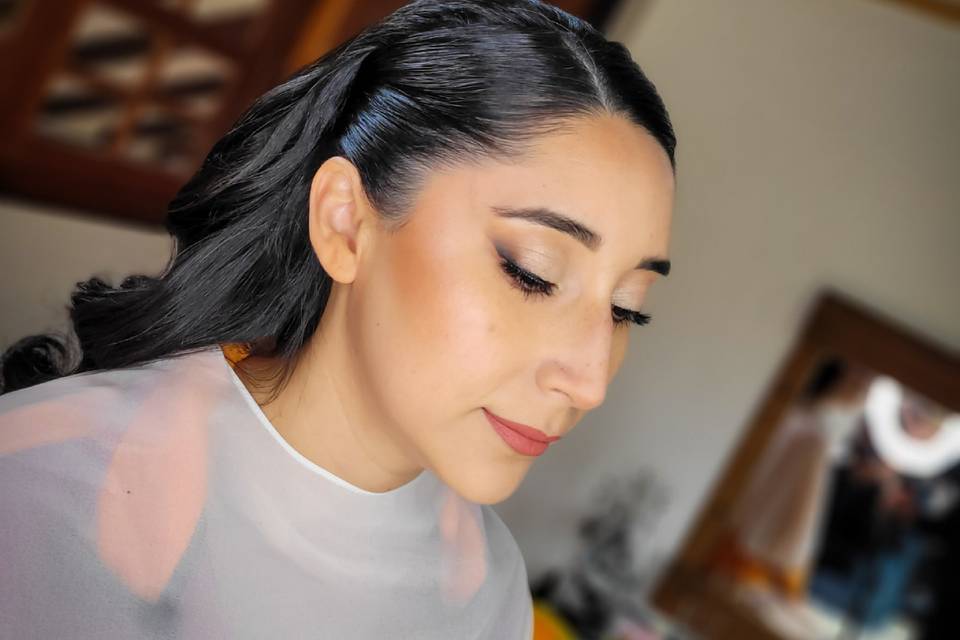 Daphne Makeup Artist - Imagen 1