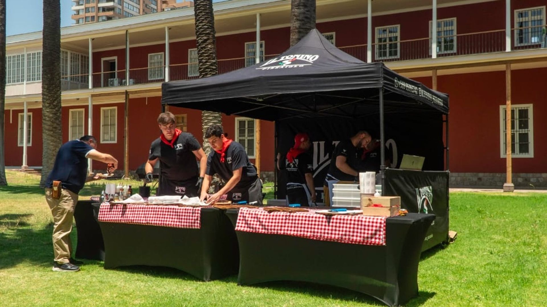 Iltonino pizzaiolo - Food Truck para Matrimonios en Weddy