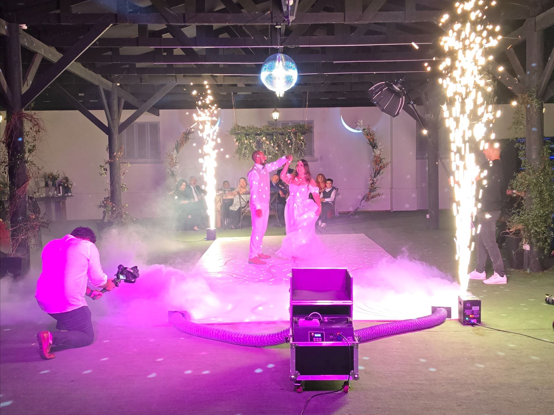 Foto 1 de Klap Producciones Spa - Iluminación y Producción para Matrimonio