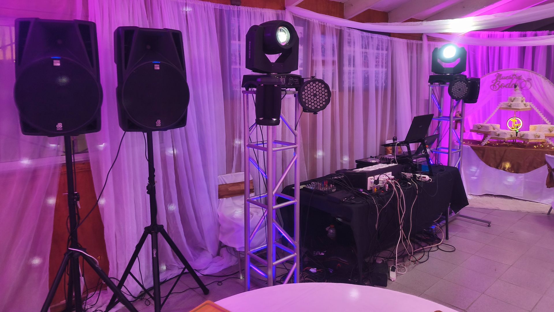 Color Party Producciones - Iluminación y Producción para Matrimonio en Weddy