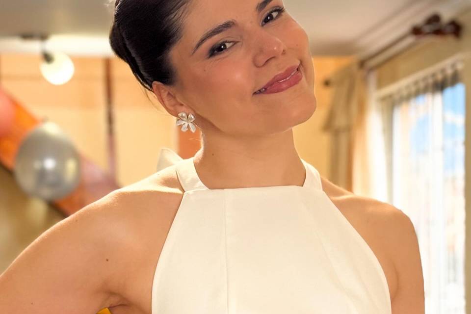 Clau Carrasco | Maquillaje y Peinado - Imagen 1