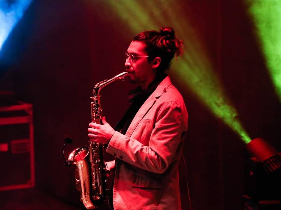 Foto 6 de Alejandro Vera Saxofonista - Música para Matrimonios