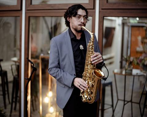 Alejandro Vera Saxofonista - Imagen 1