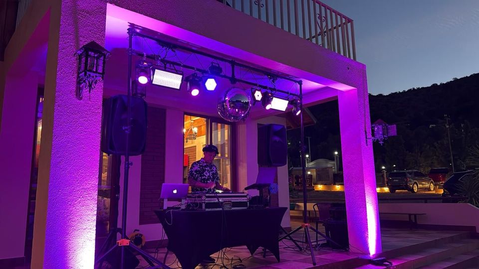 Foto 9 de ZBL FIESTAS - Música para Matrimonios