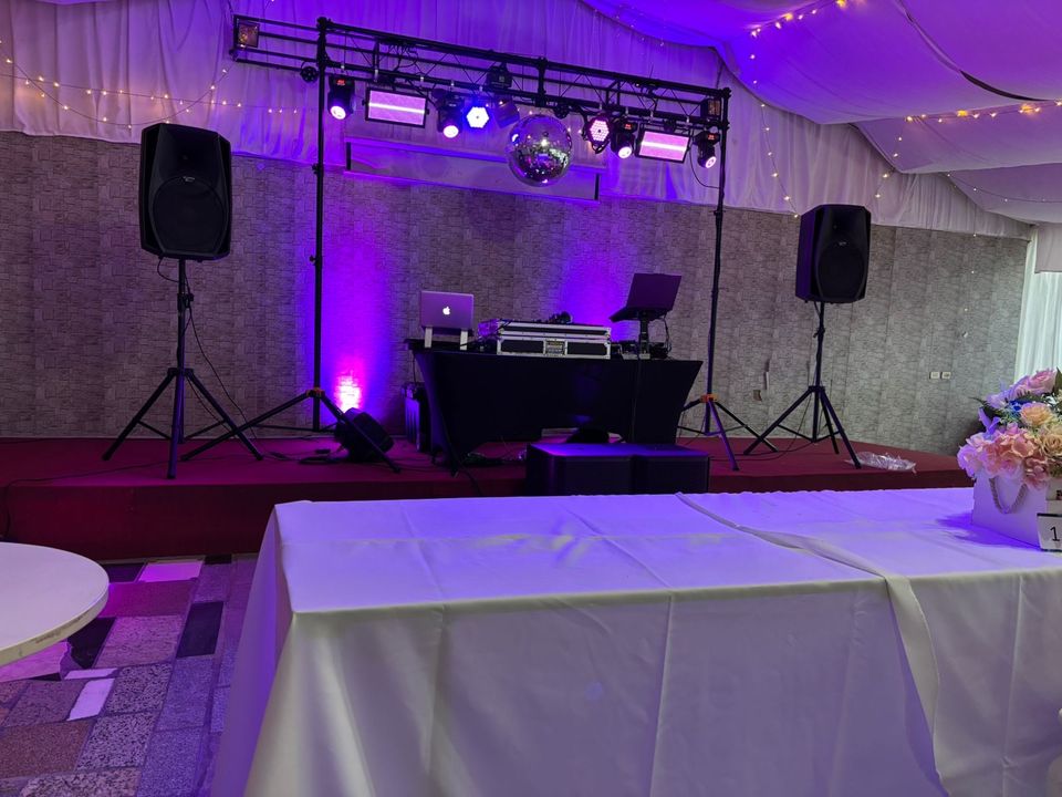 Foto 7 de ZBL FIESTAS - Música para Matrimonios