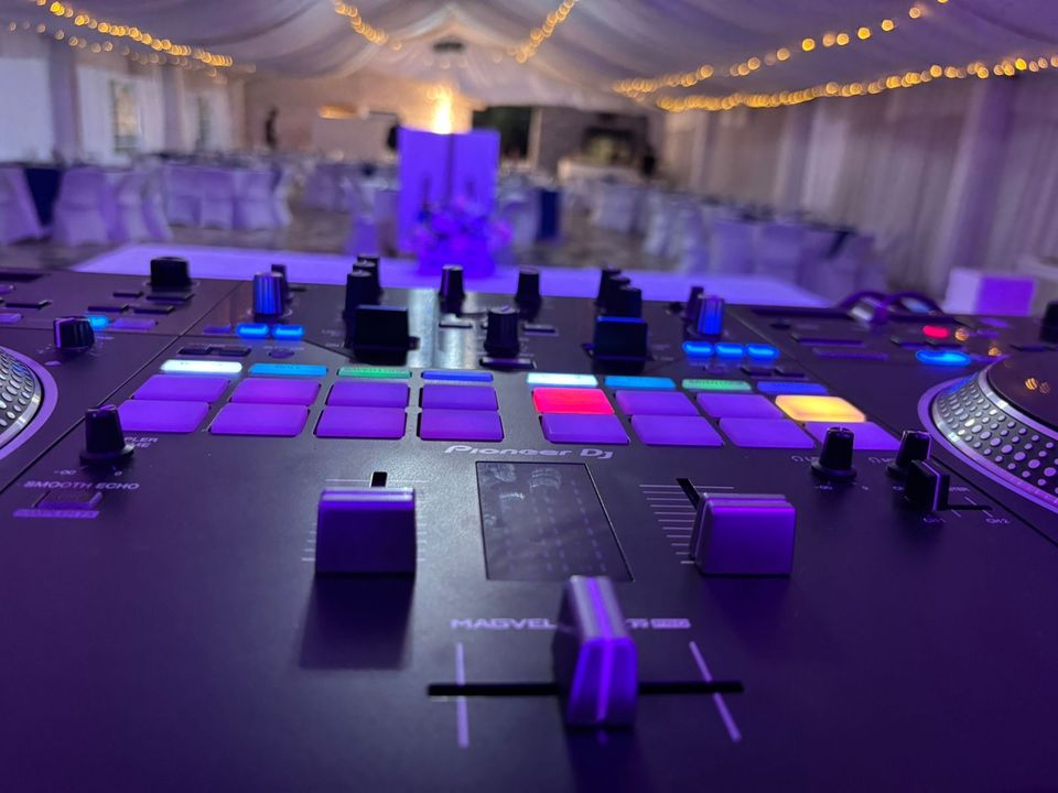 Foto 4 de ZBL FIESTAS - Música para Matrimonios