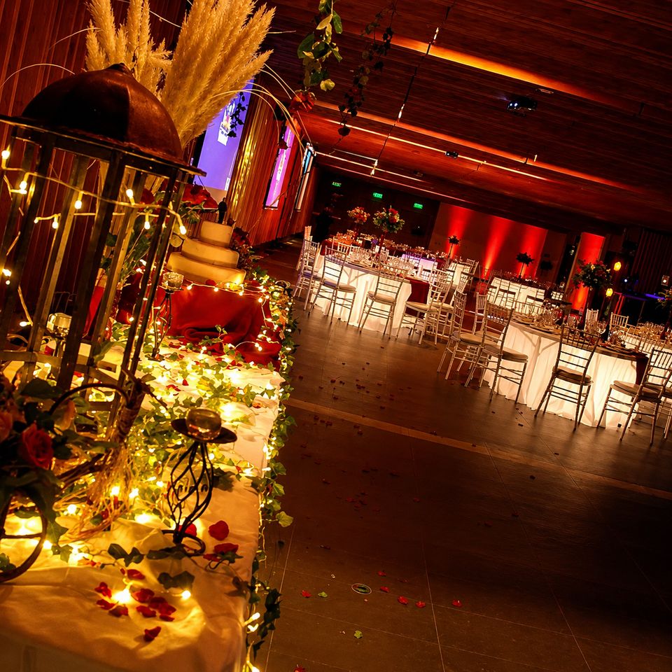 Foto 10 de CARTAGO PRODUCCIONES - Banquetes para Matrimonios