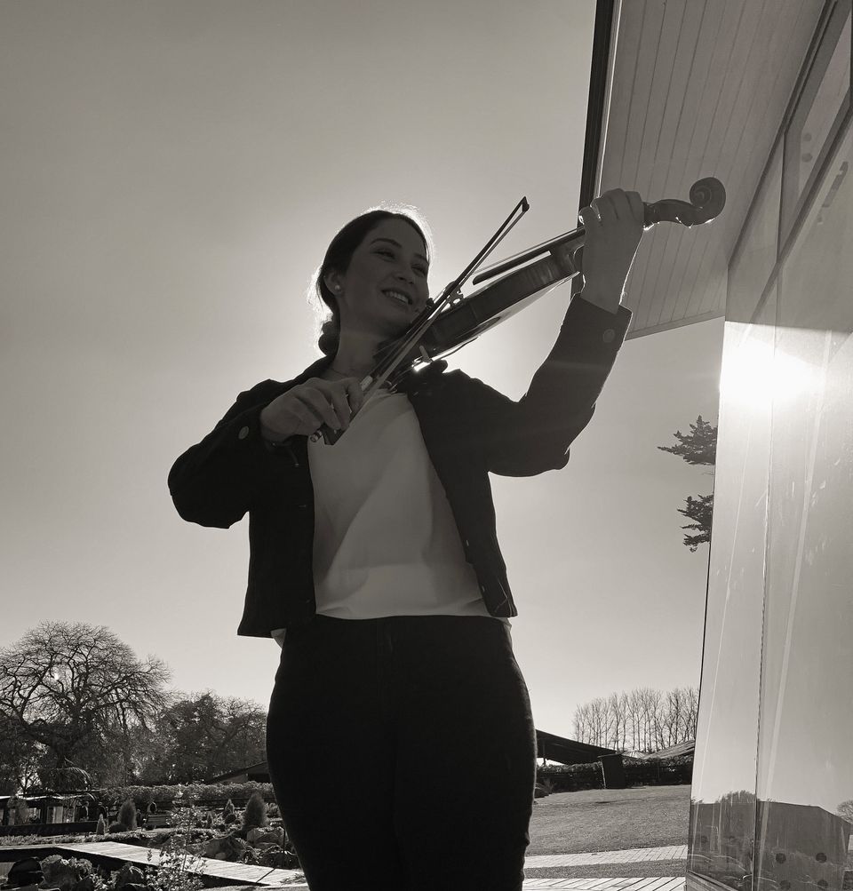 Foto 11 de Violinista Valentina Herrera - Música para Matrimonios