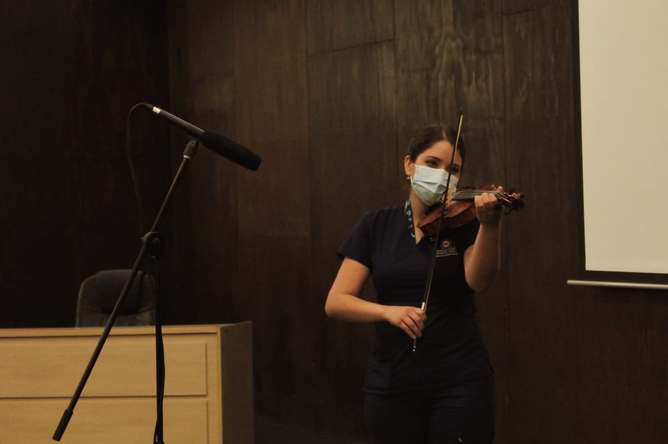 Foto 6 de Violinista Valentina Herrera - Música para Matrimonios