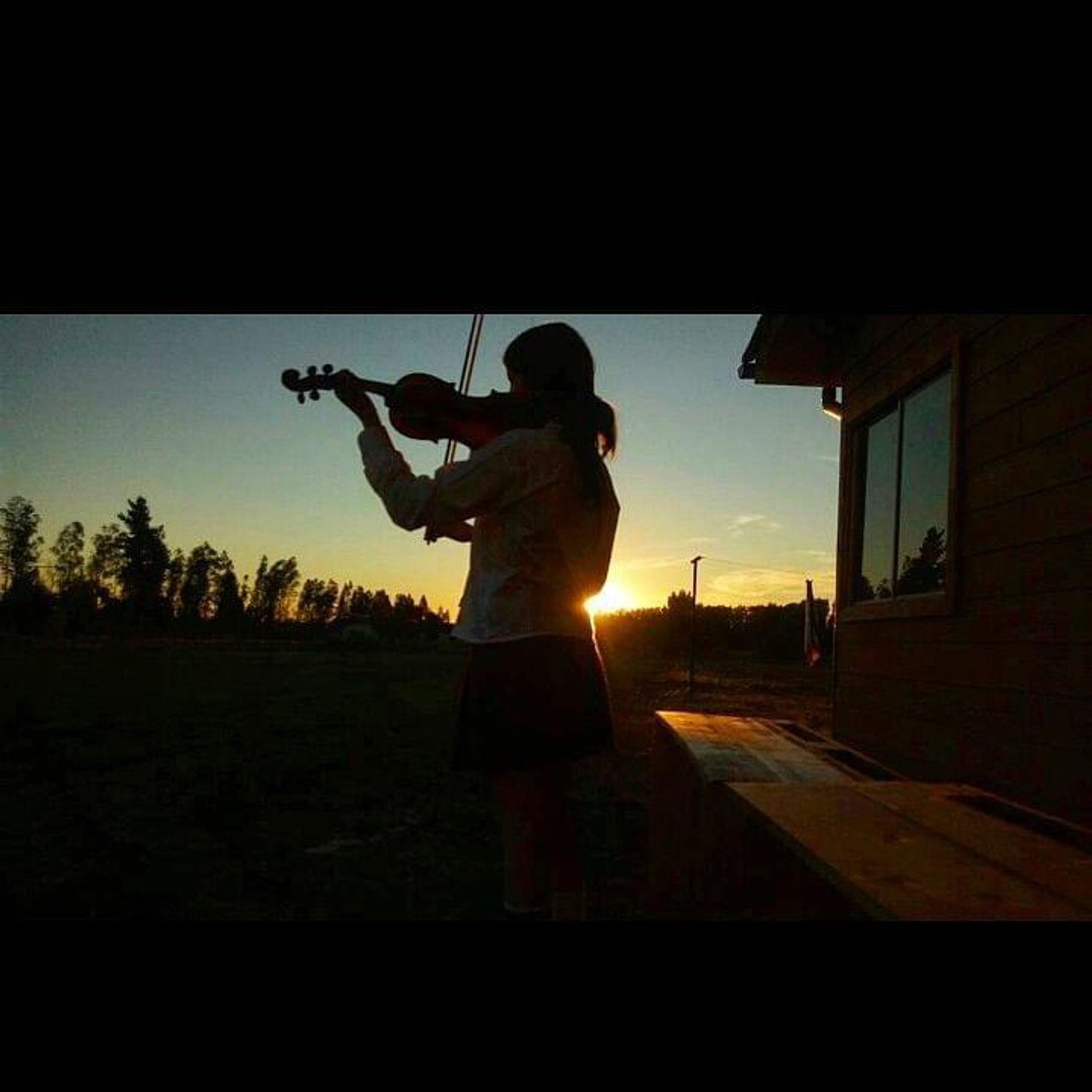 Foto 1 de Violinista Valentina Herrera - Música para Matrimonios