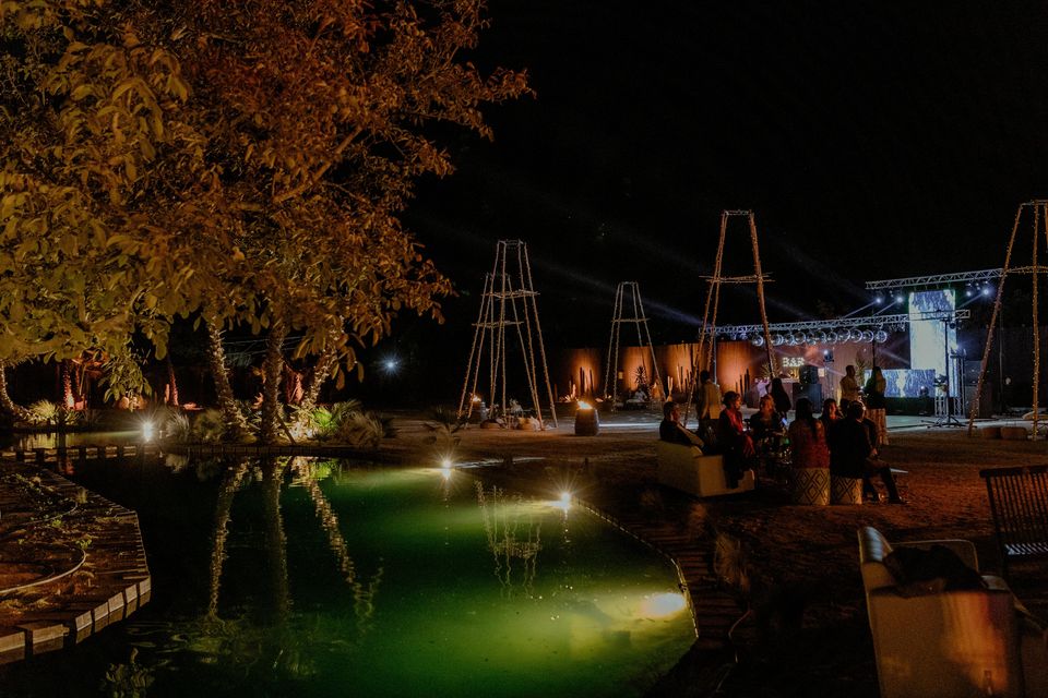 Montaje nocturno para matrimonio de Banquetería Montpellier