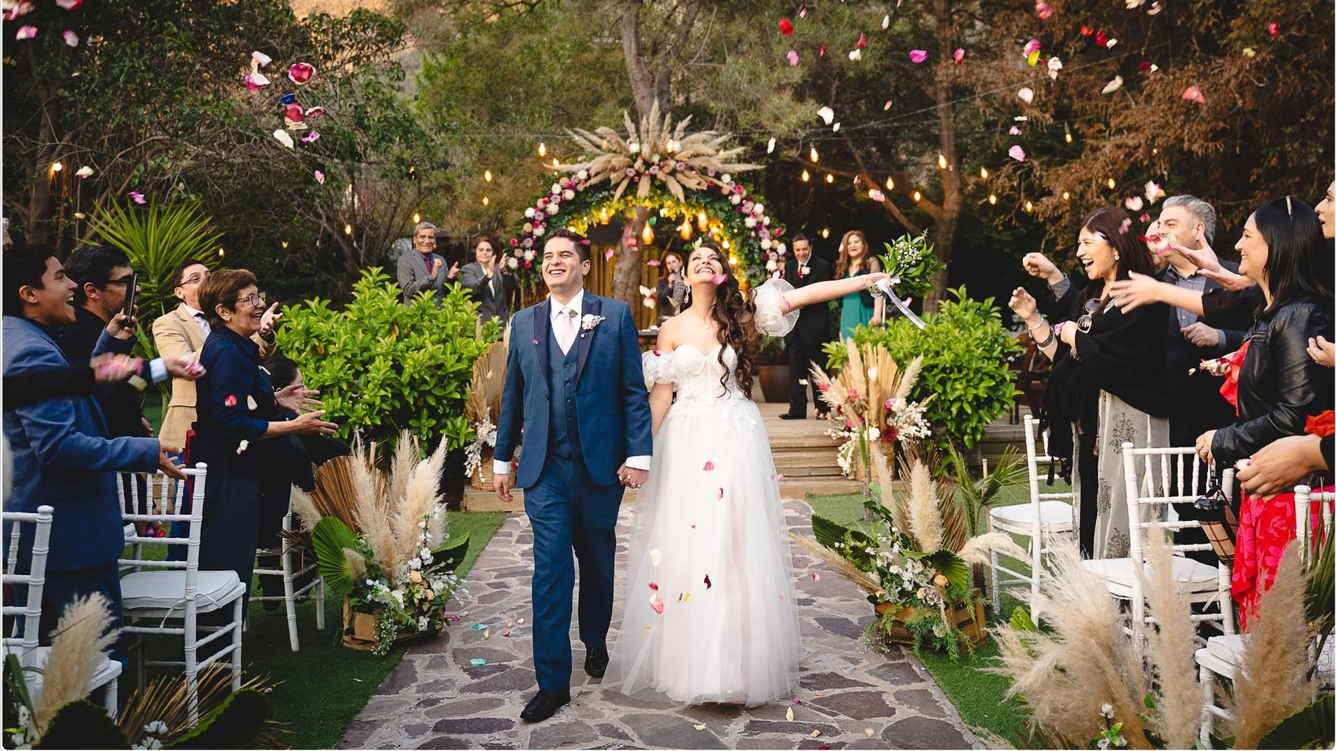 Felipe A. Salazar - Fotógrafos de matrimonio en Weddy