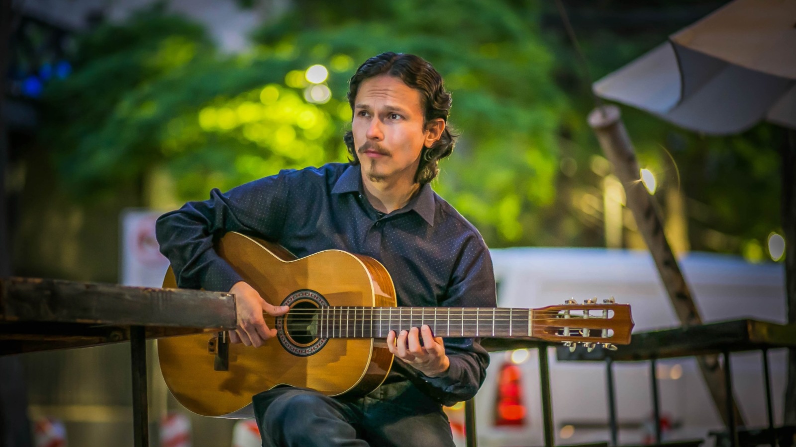 Miguel guitarra "Inolvidables" - Música para Matrimonios en Weddy