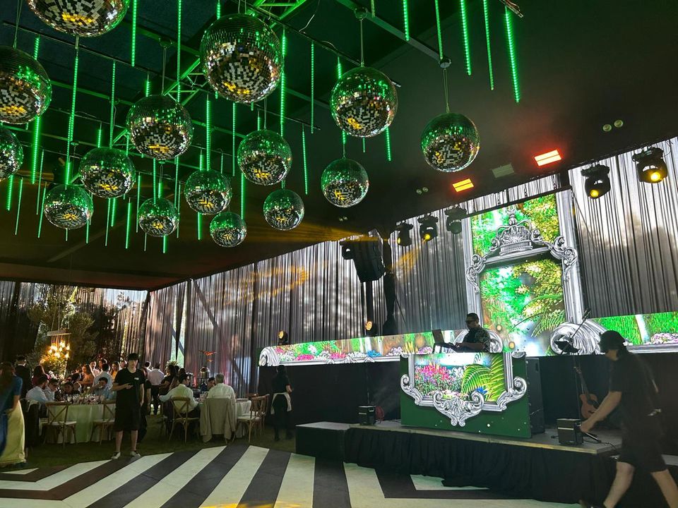 Foto 7 de Louder Pro - Iluminación y Producción para Matrimonio