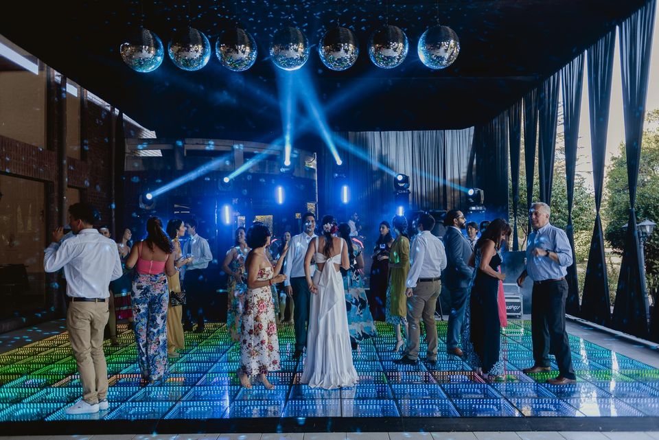 Foto 8 de Louder Pro - Iluminación y Producción para Matrimonio