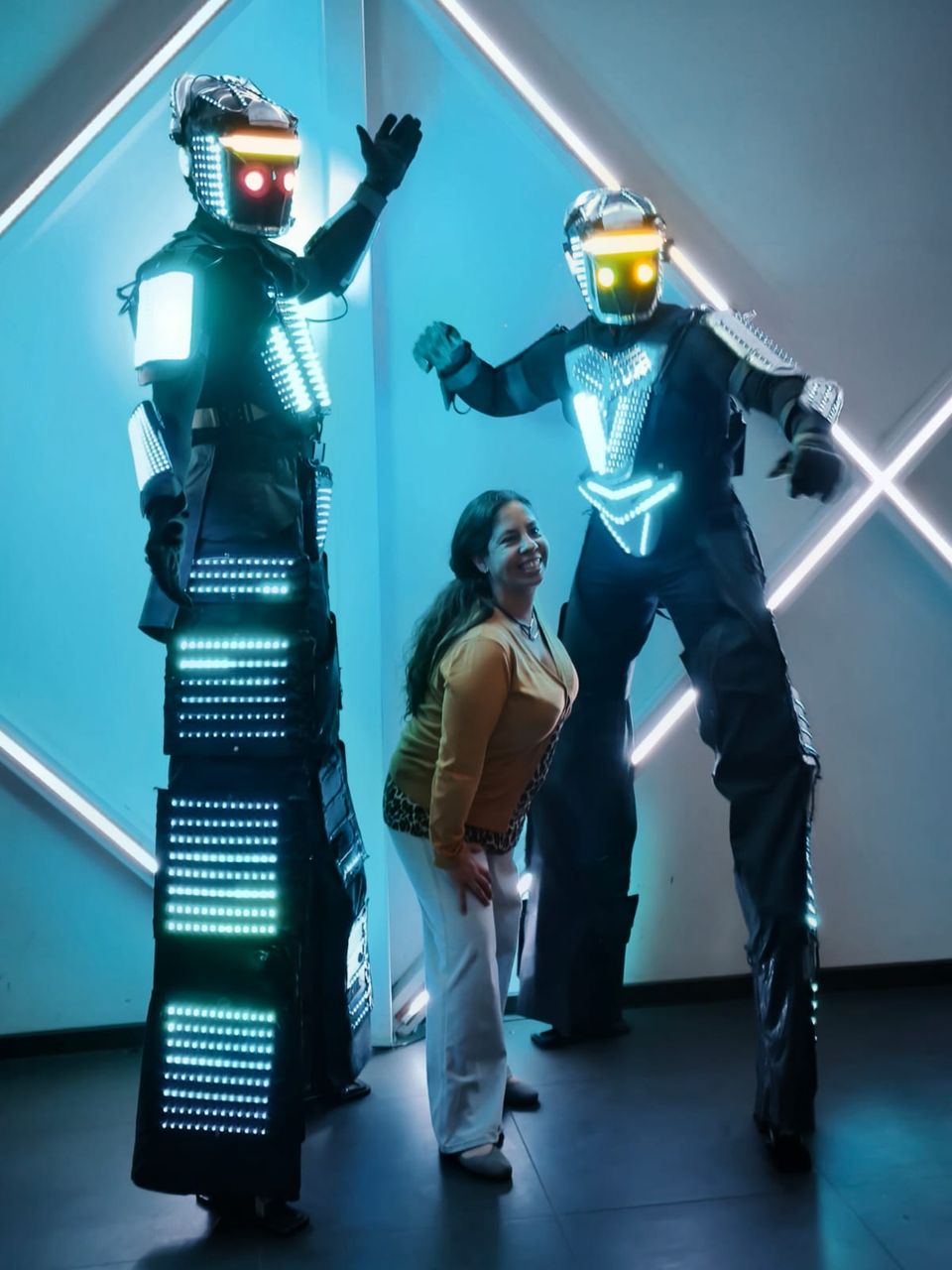 Foto 5 de ROBOT LED RGB TEMUCO - Animación para Eventos y Matrimonios