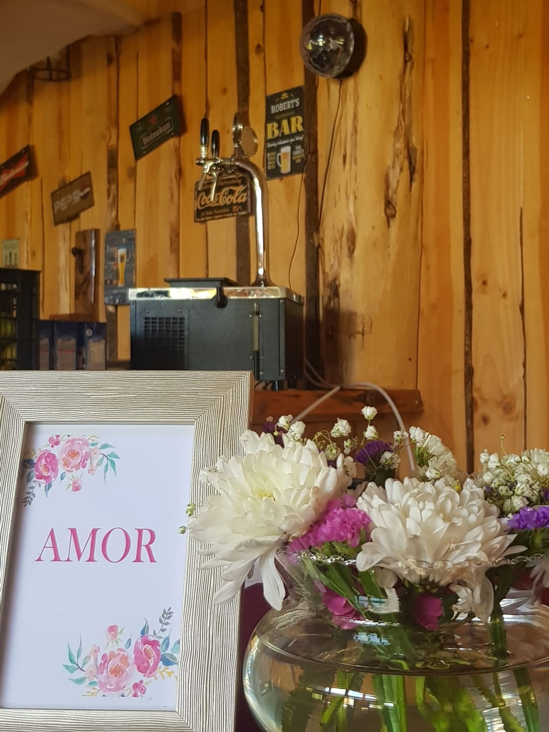 Foto 1 de Cerveza Embustera - Barras Móviles para Matrimonios