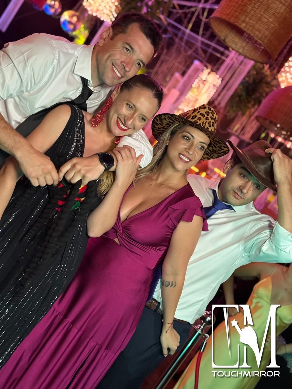 Foto 5 de Touchmirror.cl - Photobooth para Matrimonios