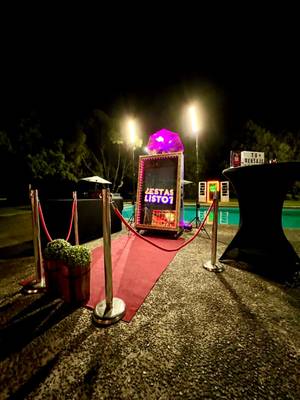 Foto 1 de Touchmirror.cl - Photobooth para Matrimonios