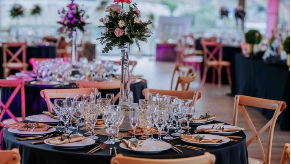 BANQUETERIA CINCOSENTIDOS - Banquetes para Matrimonios en Weddy