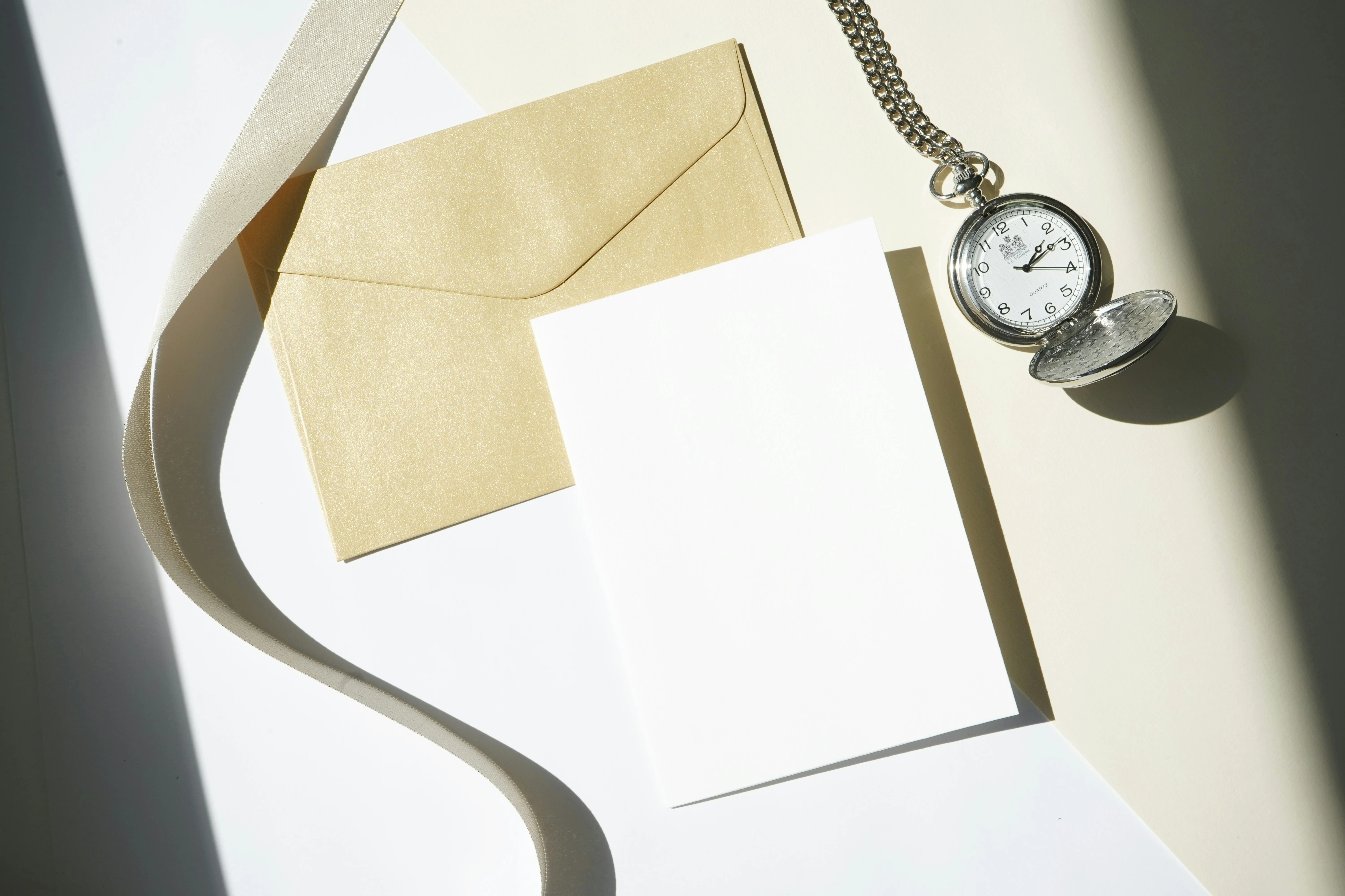 Cuándo enviar las invitaciones de matrimonio: tiempos recomendados y errores que evitar